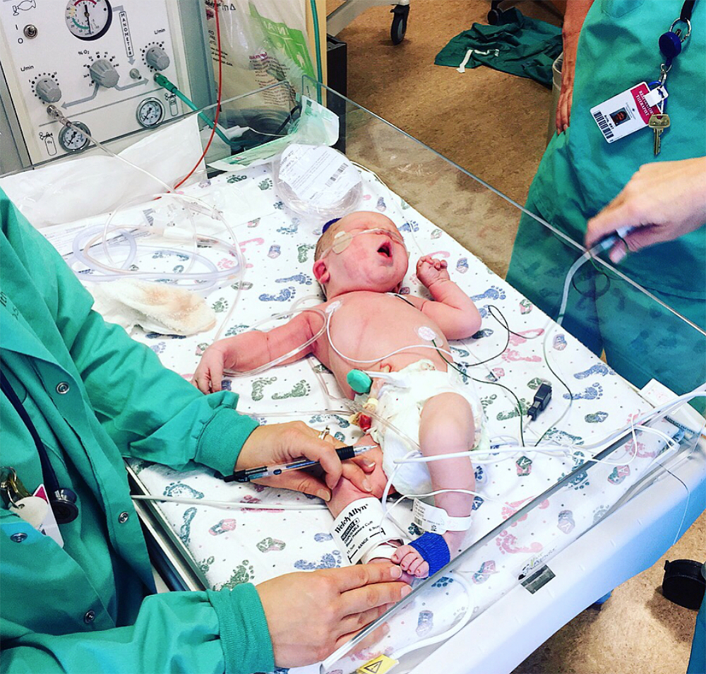 «Наш малыш не дышал»: Кэтрин Хейгл рассказала о рождении сына