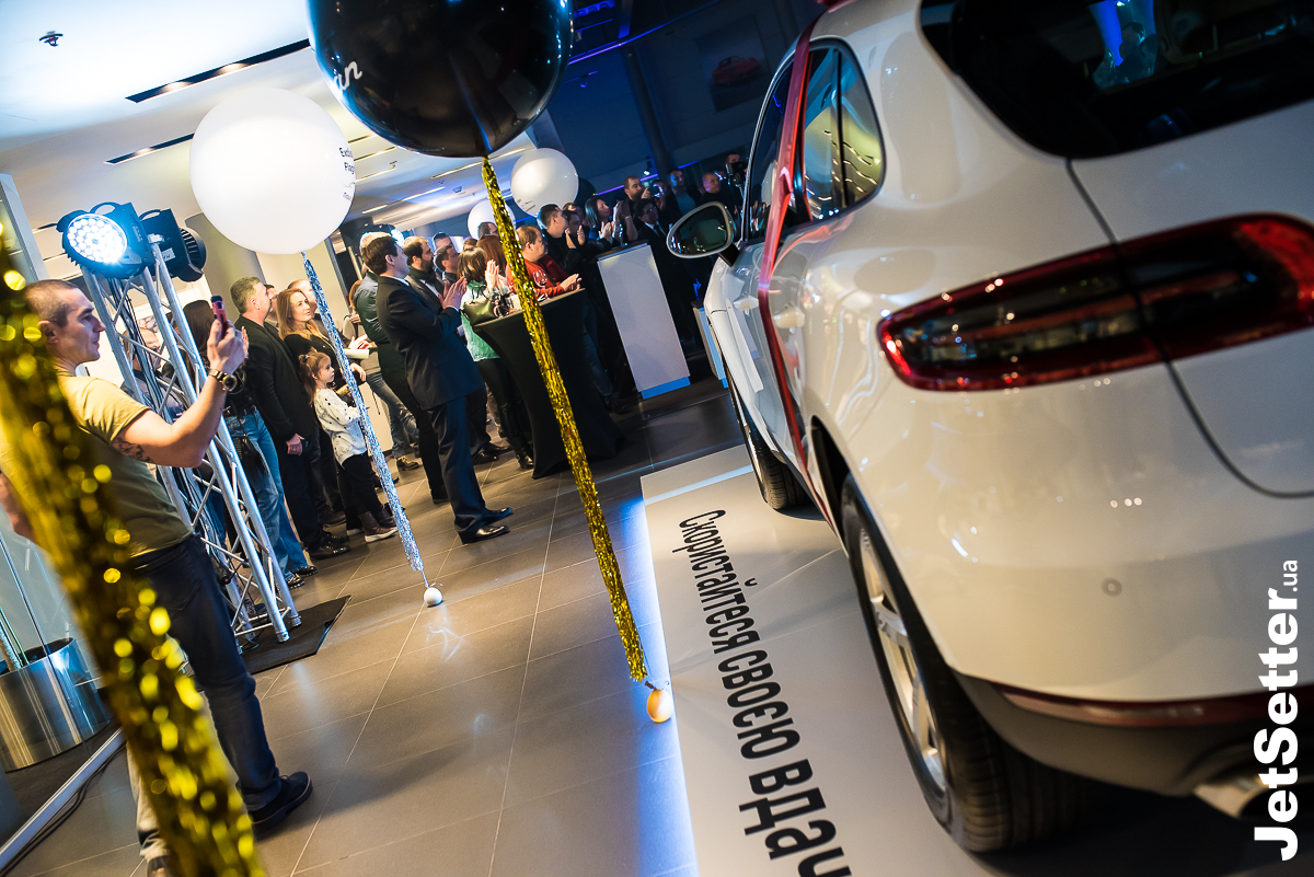 «Порше Центр Киев Аэропорт» разыграл новый Porsche Macan