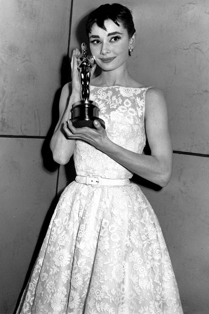 Это успех! 13 самых лучших платьев за всю историю церемонии «Оскар»