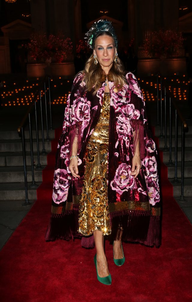 Образ дня: Сара Джессика Паркер в тотал-луке Dolce & Gabbana