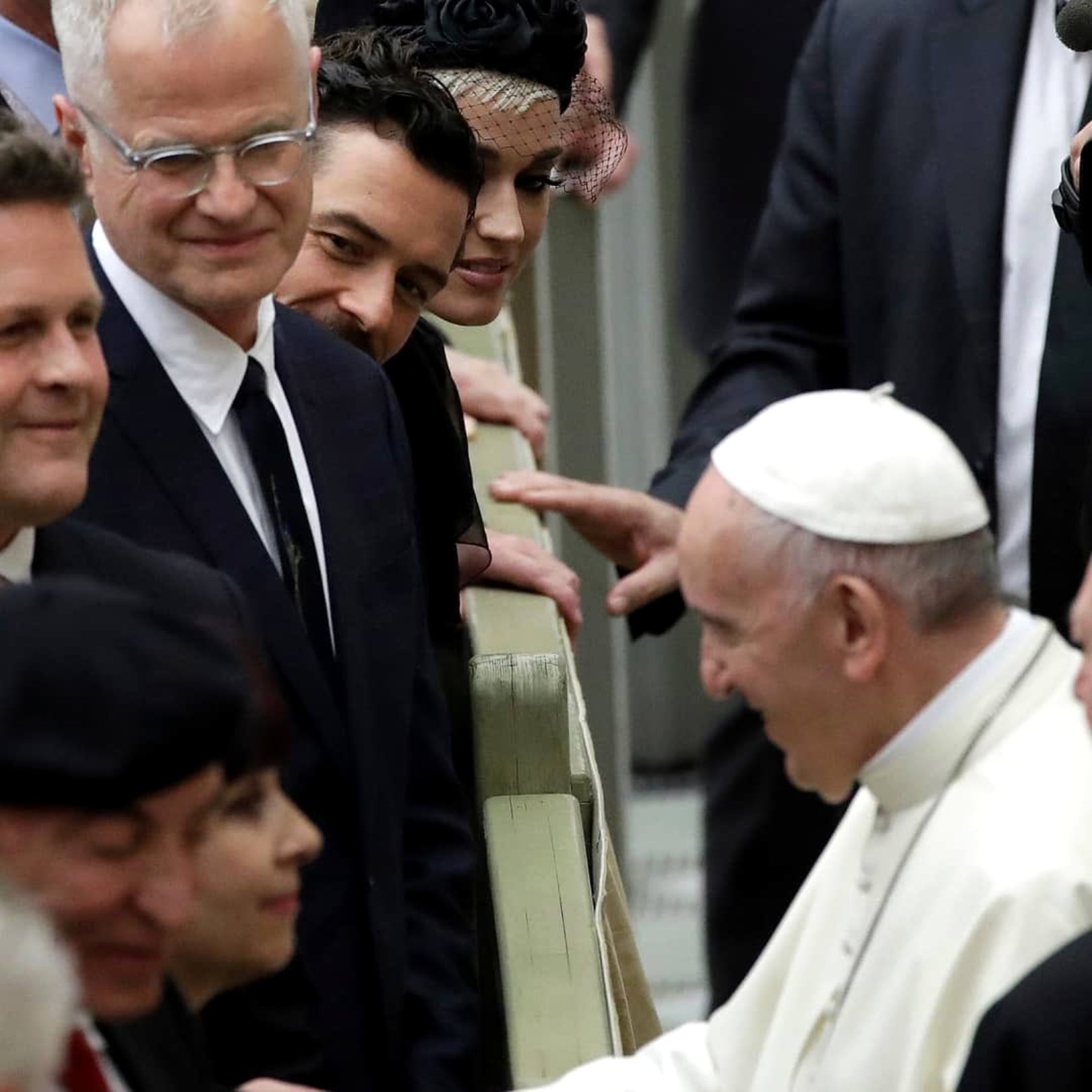 Кадр дня: Кэти Перри и Орландо Блум встретились с Папой Римским