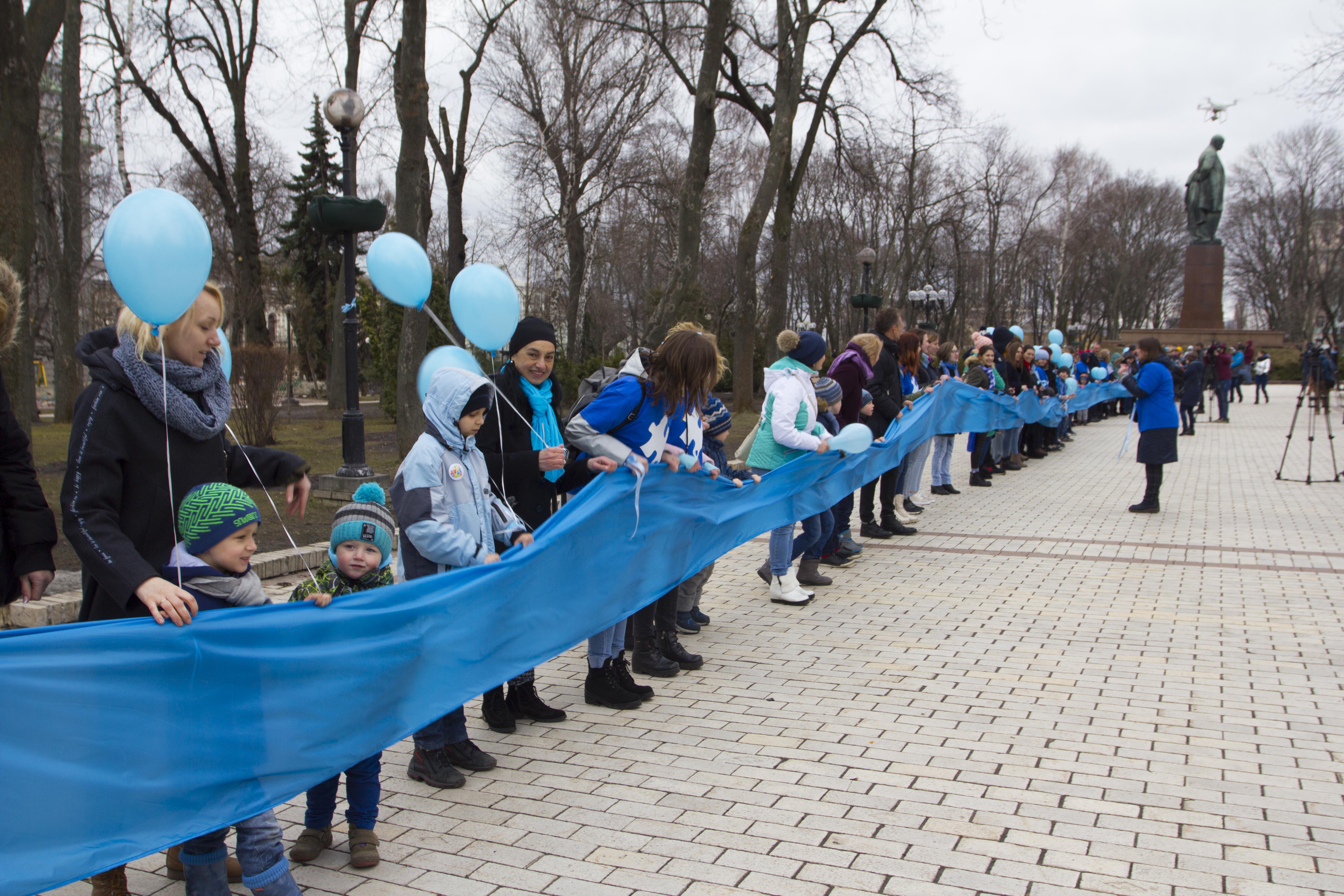 Жанна Бадоева, Наталья Водянова и киевские активисты: как прошел Всемирный день информирования об аутизме
