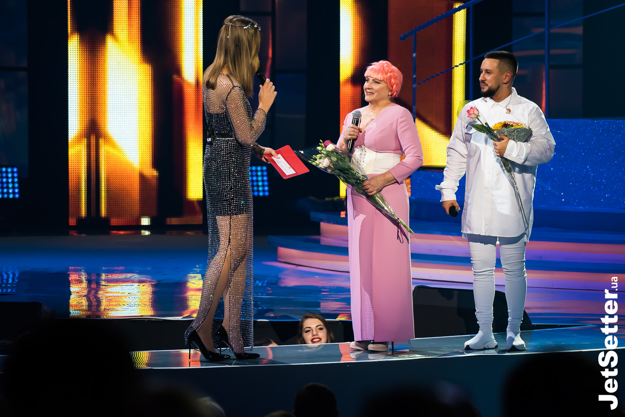 «Вечер премьер с Катей Осадчей»: весь цвет шоу-бизнеса на сцене Дворца «Украина»