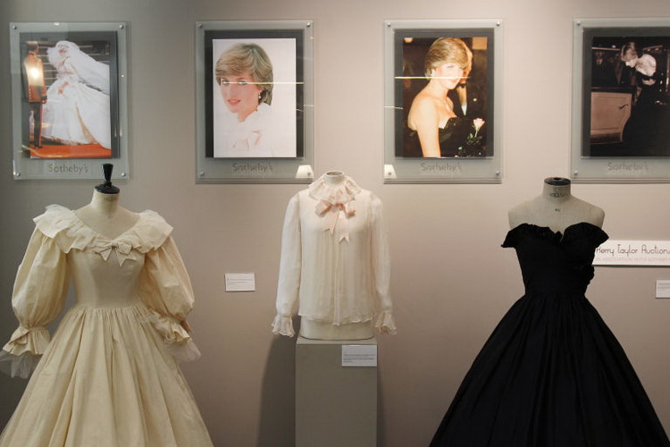 В Лондоне вновь откроется выставка нарядов принцессы Дианы