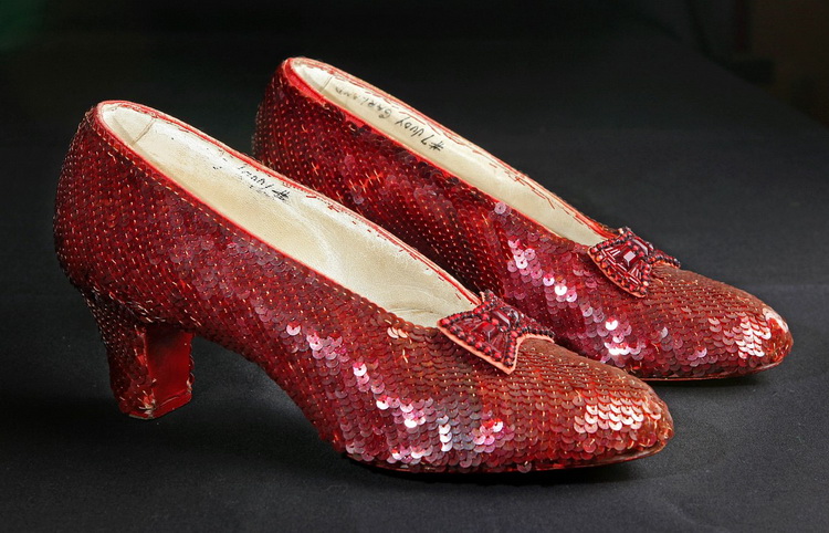 Туфельки из «Волшебника страны Оз» выставлены на аукцион за 6 миллионов долларов