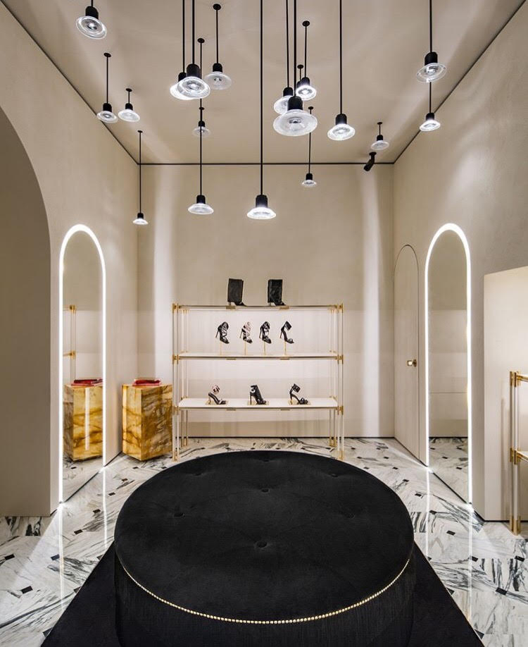 Мода и технологии: в Милане открылся ультрасовременный бутик Balmain