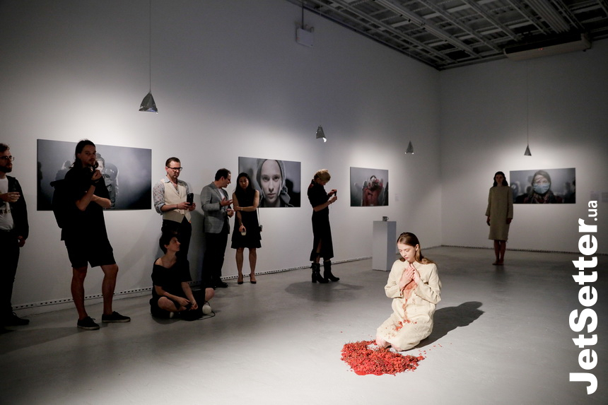 Первая выставка украинской художницы Зинаиды в США