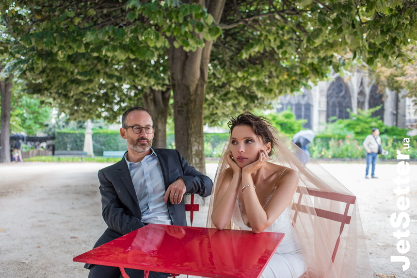Наследник Гюго, украинская еда и платье Frolov: свадьба Ирэны Карпы в Париже