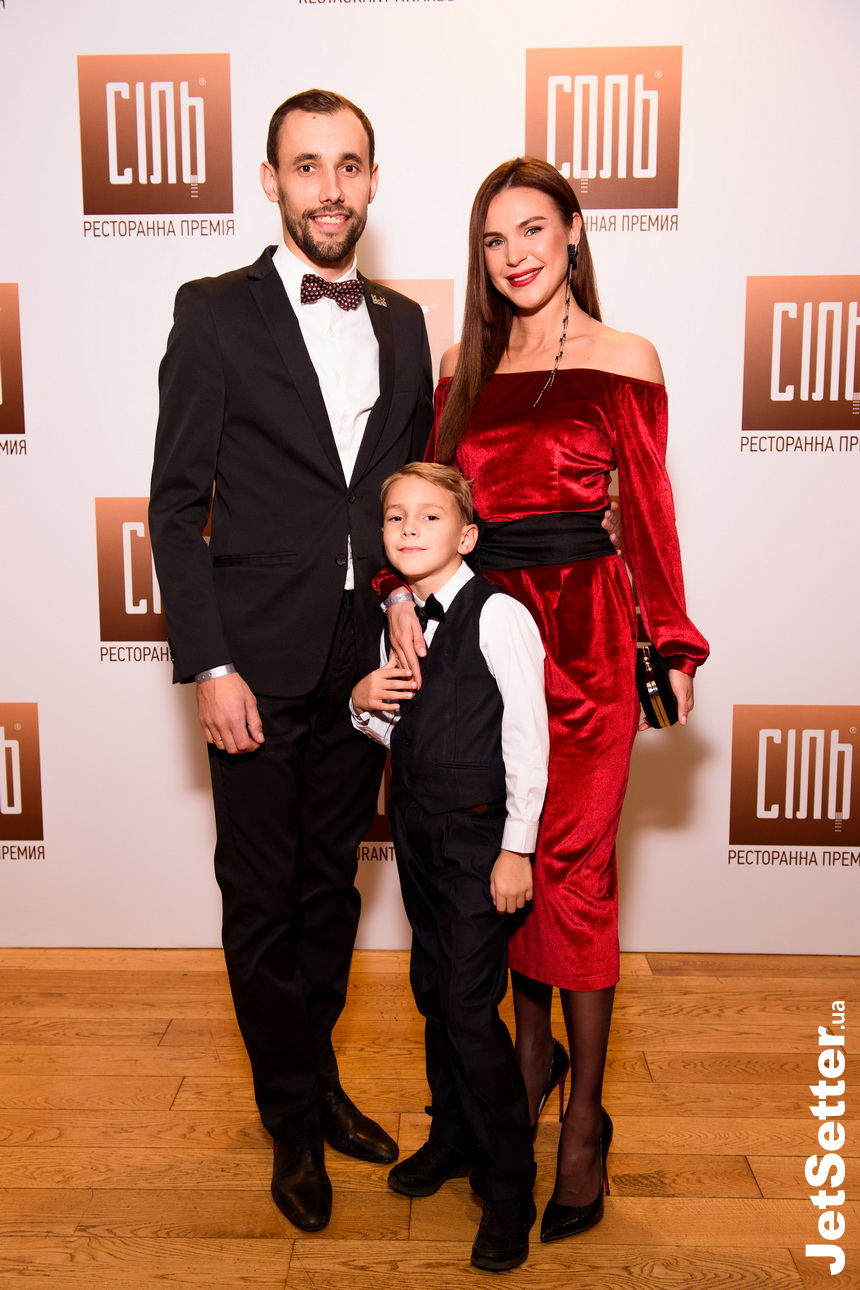 Дмитрий и Дарья Шовкопляс с сыном Артемом