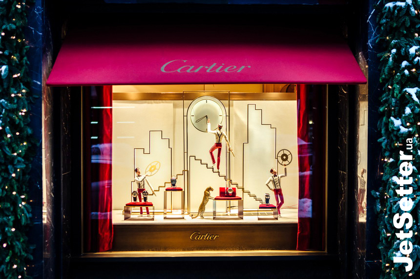 Детская елка в бутике Cartier