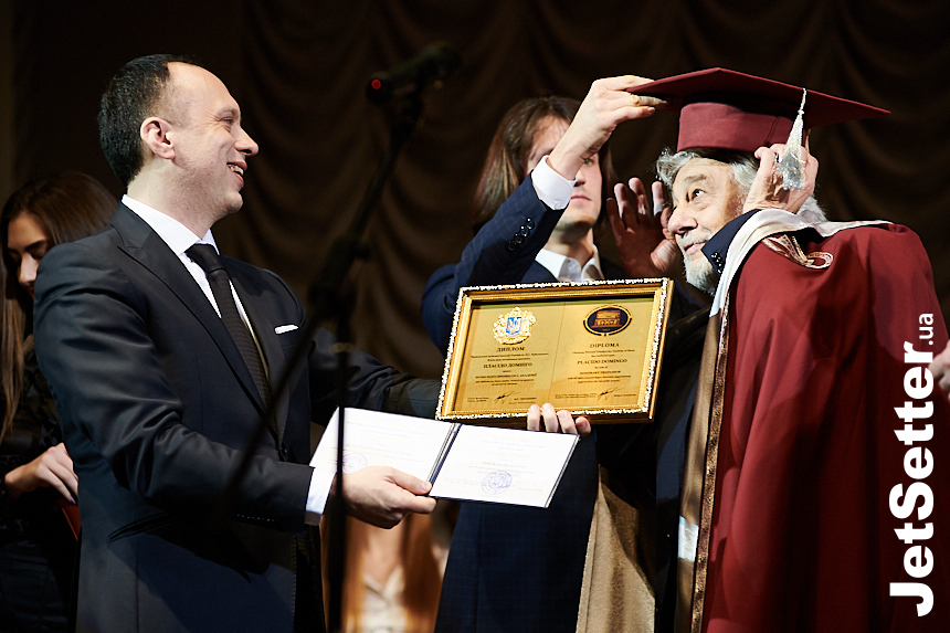 Вручення Пласідо Домінго диплому «Почесного професора».