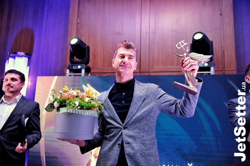Нагородження перших переможців премії YUNA 2019