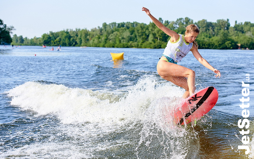 Серфінг у місті: перший в Україні вейксерф-фестиваль Kyiv City Swell