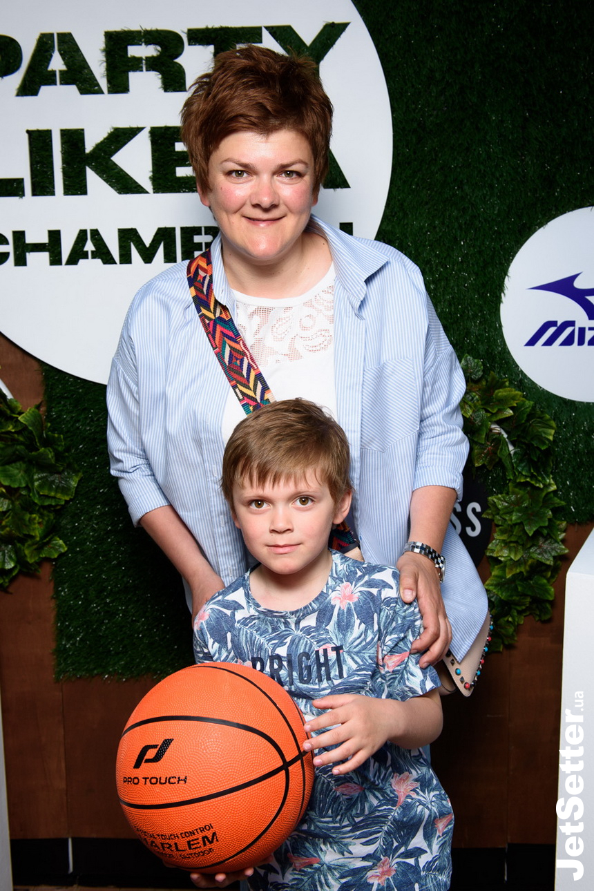 Олена Яценко (бронзова призерка, 2004) з сином