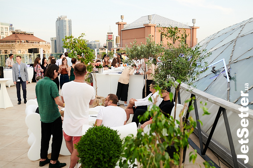 Презентація закладу EDEN Bar & Rooftop Garden by Mantra