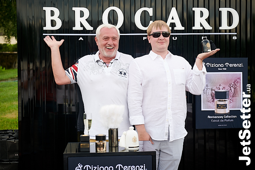 Юрій Гаткін та Дмитро Принтус. Brocard niche bar розіграли 3 аромати Bigia від бренду Tiziana Terenzi, а також дарували гостям парфумовані свічки для дому.