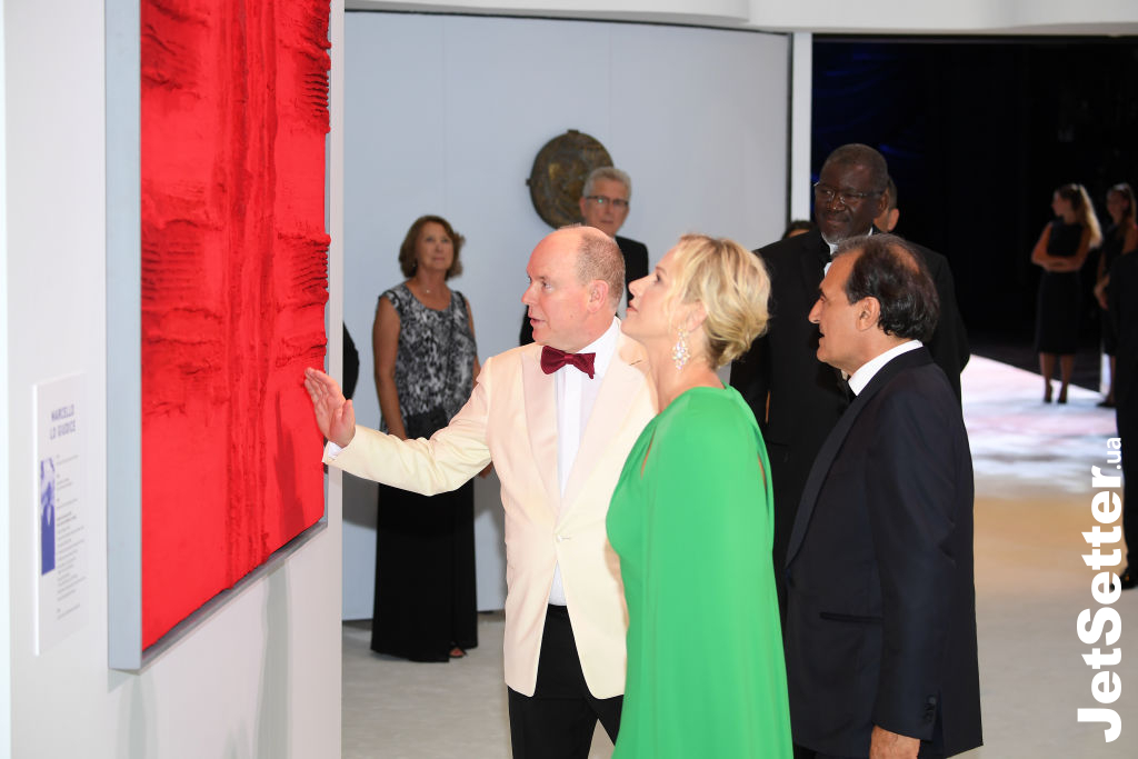 Княгиня Монако Шарлен, Джон Ледженд та Санта Дімопулос на Red Cross Ball 2019