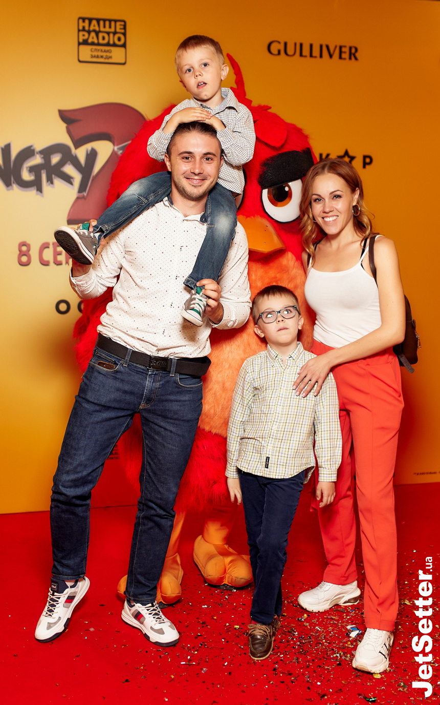 Тарас Тополя та Alyosha з дітьми