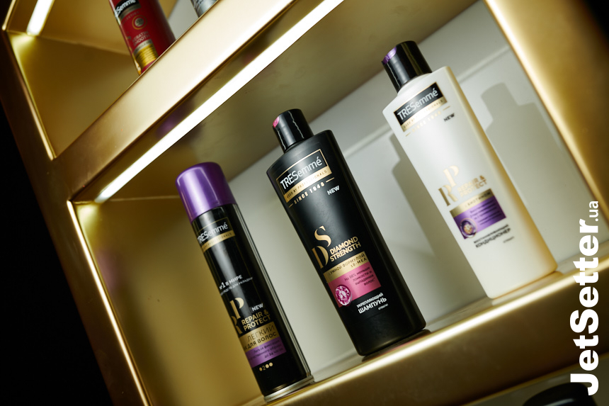 TRESemme – професійний догляд за волоссям вдома! Бренд №1 у світі серед засобів для укладання волосся.