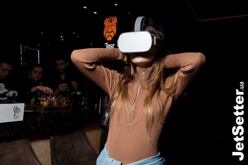 Барна віртуальна реальність у ресторані Boho