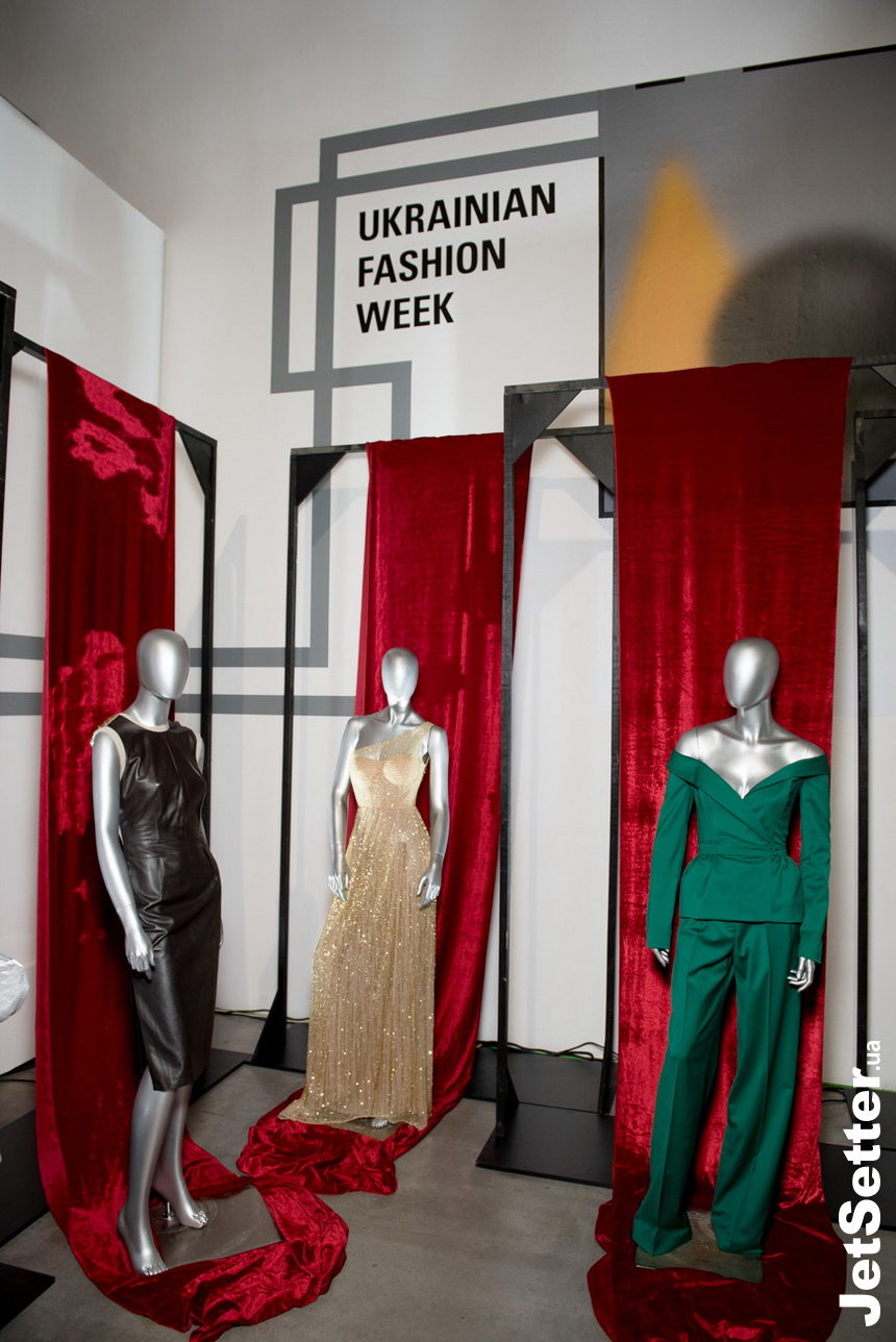 UFW: Oscar Fashion Exhibition
