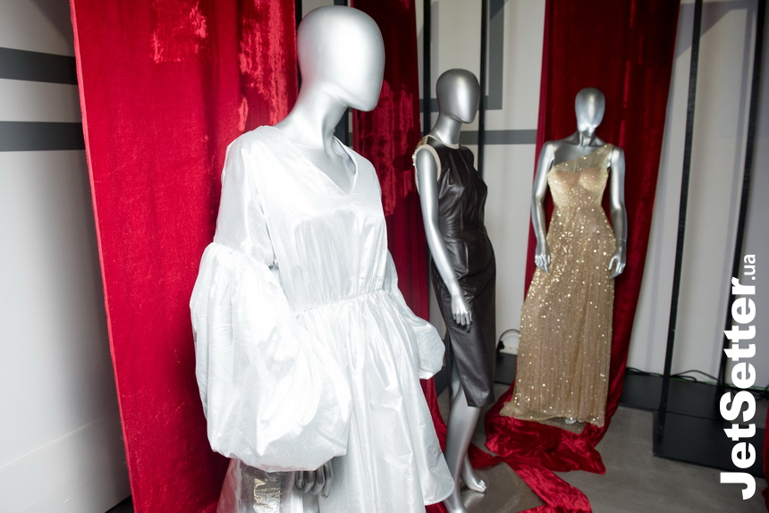 UFW: Oscar Fashion Exhibition