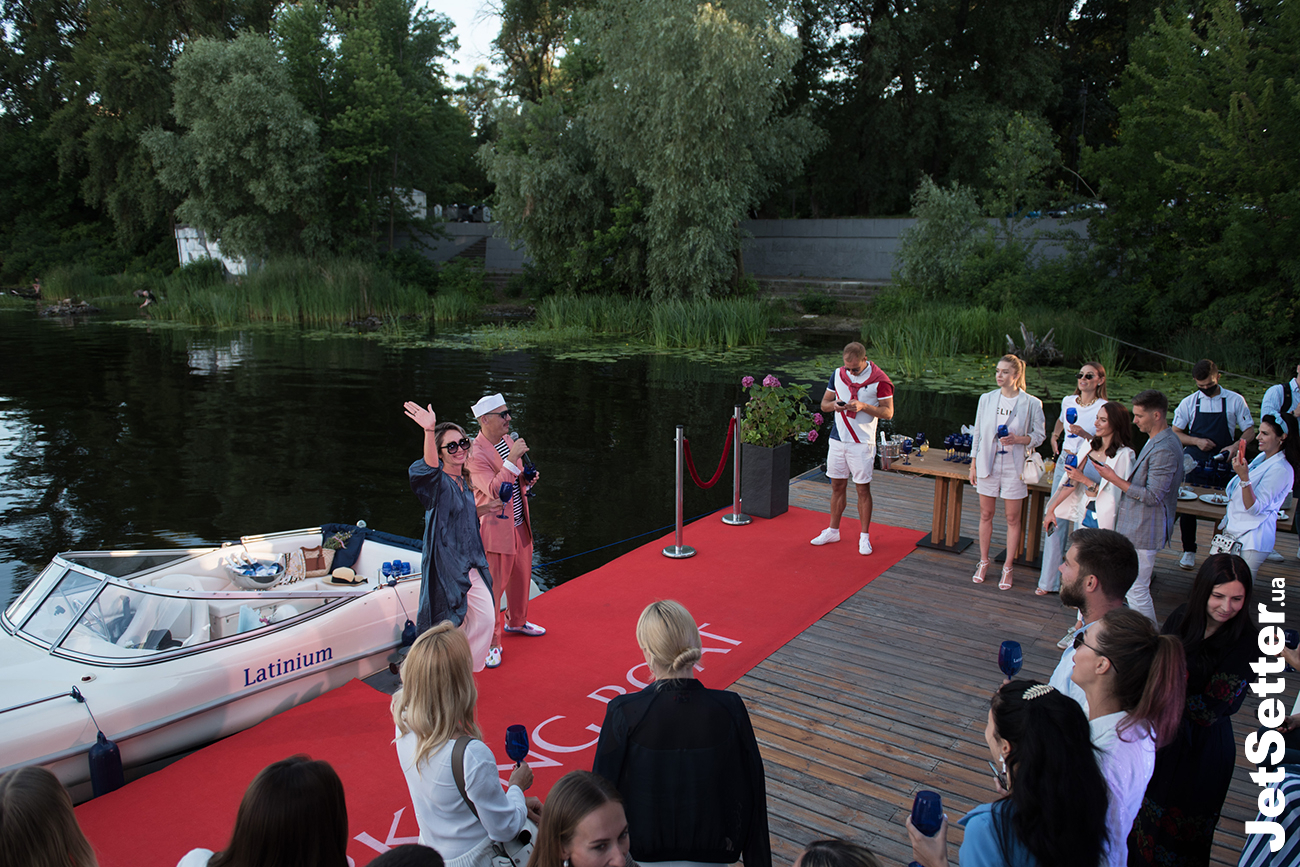 Презентація сервісу авторських прогулянок Дніпром Sparkling Boat Kyiv