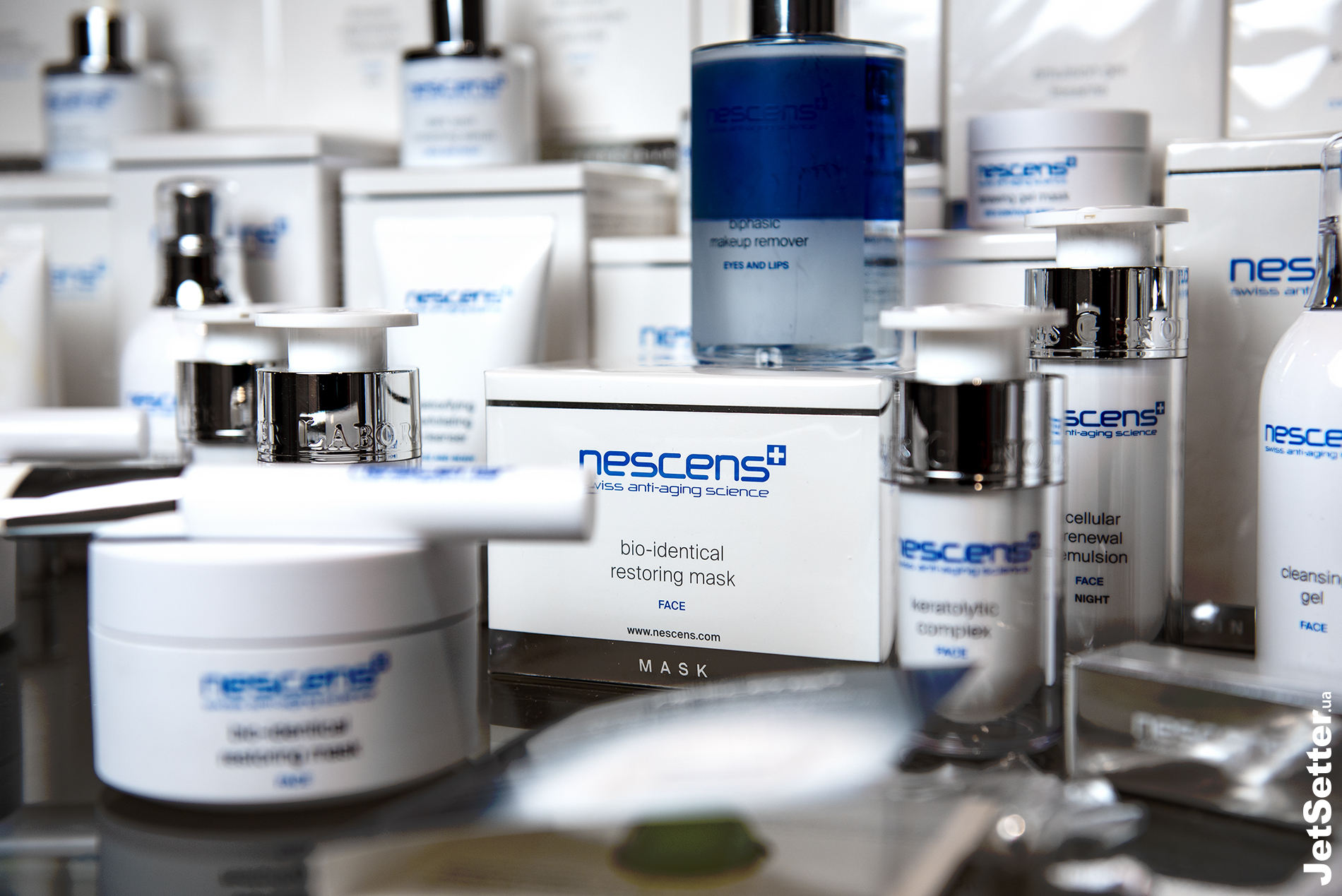 
Серед партнерів вечора — Nescens, космецевтична анти-вікова лінійка по догляду за шкірою, створена в лабораторіях всесвітньо відомих швейцарських клінік 