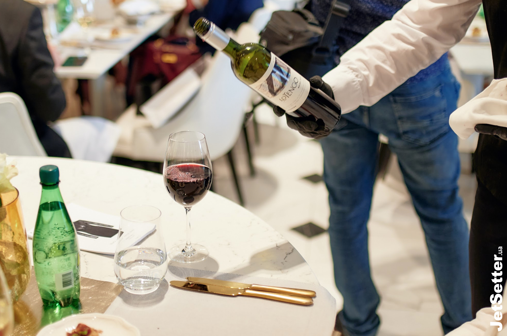 Алкогольний партнер «Вина Світу»  дарував щасливчикам вишукані вина