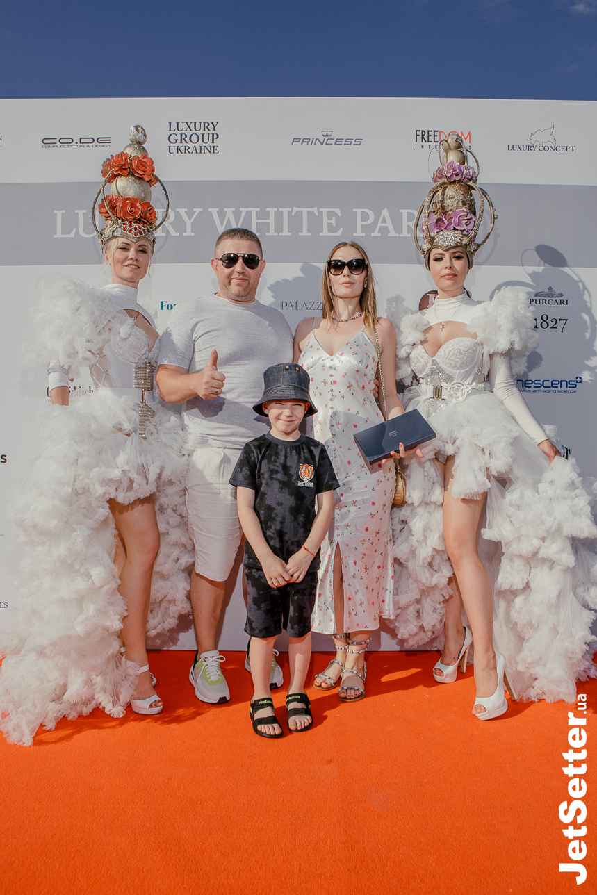 Luxury White Party у комплексі Riviera Village