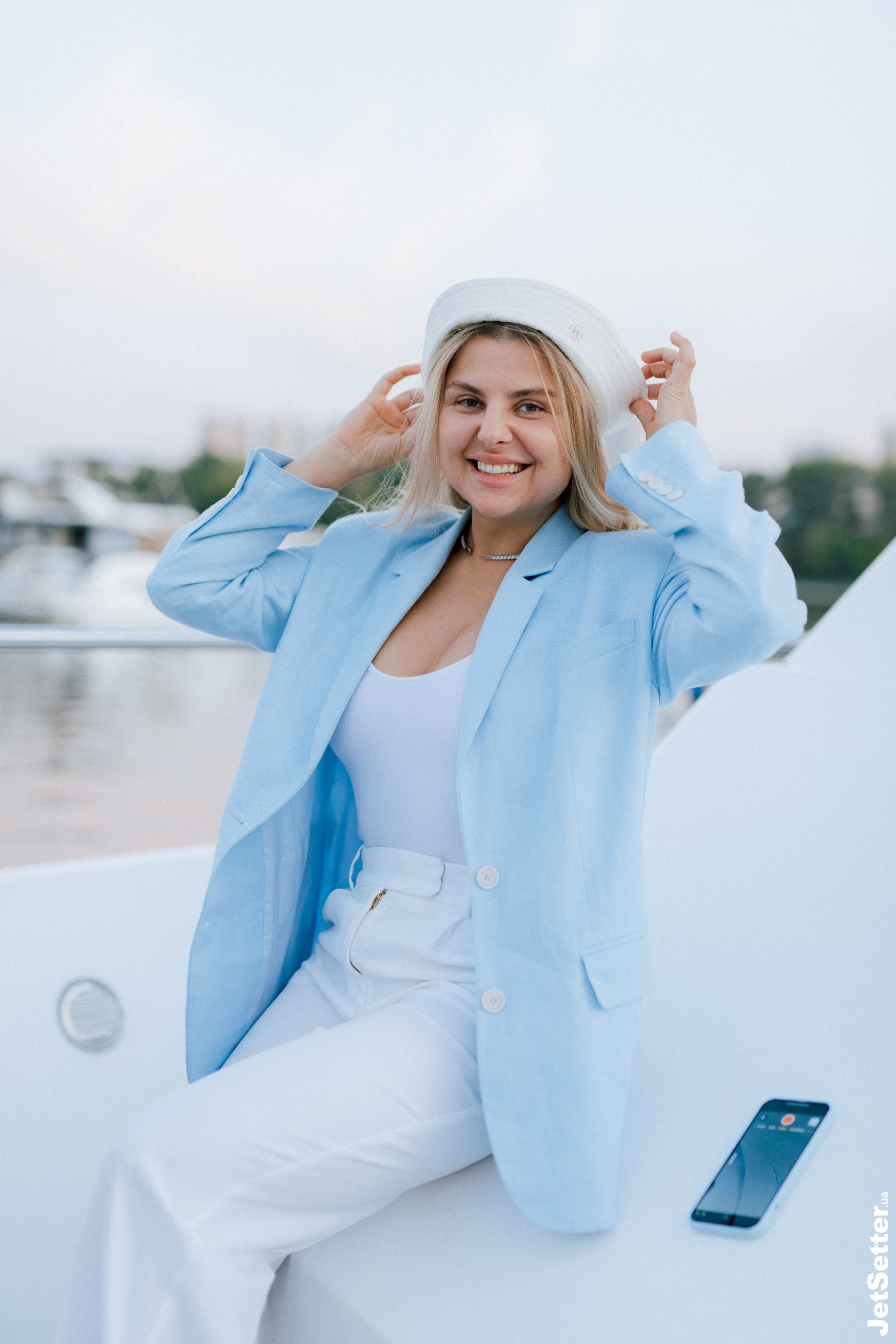 Blond Absolu Cruise: прогулянка на яхті для найяскравіших білявок із нагоди оновлення гами Kérastase Blond Absolu