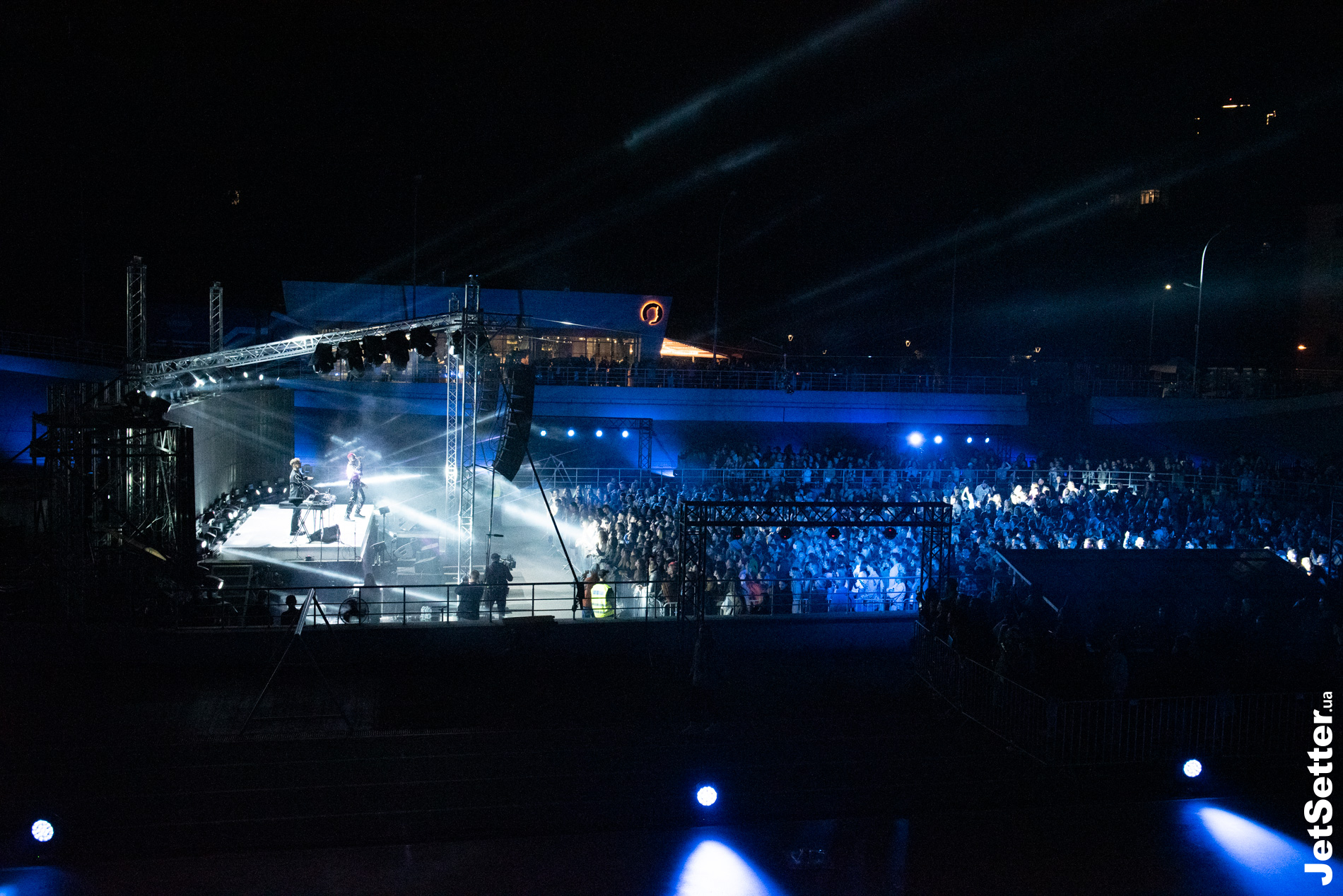 Концертне шоу дуету TVORCHI на Київському велотреці
