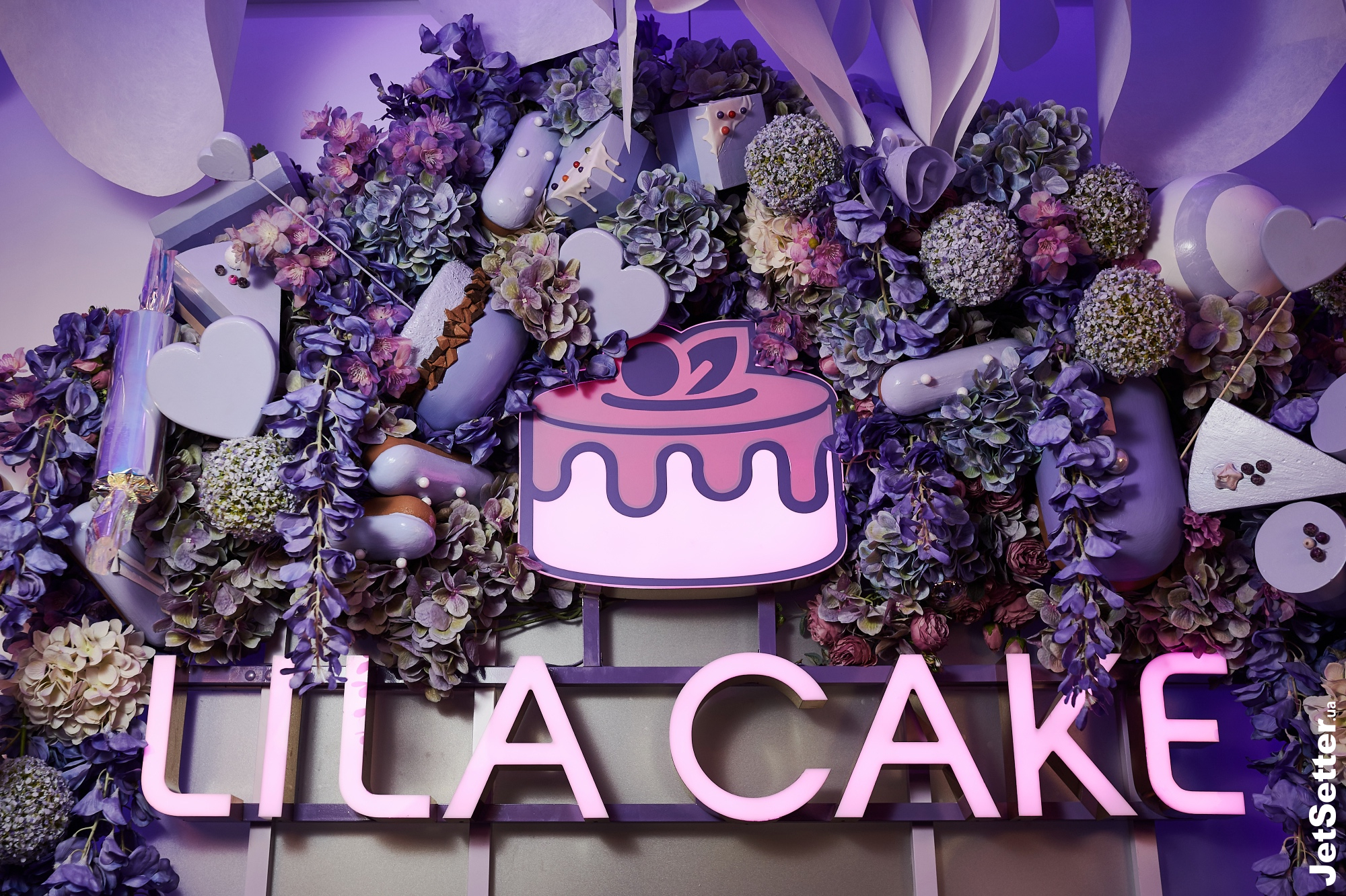 Офіційне відкриття інстакондитерської Lila Cake біля Національної опери України