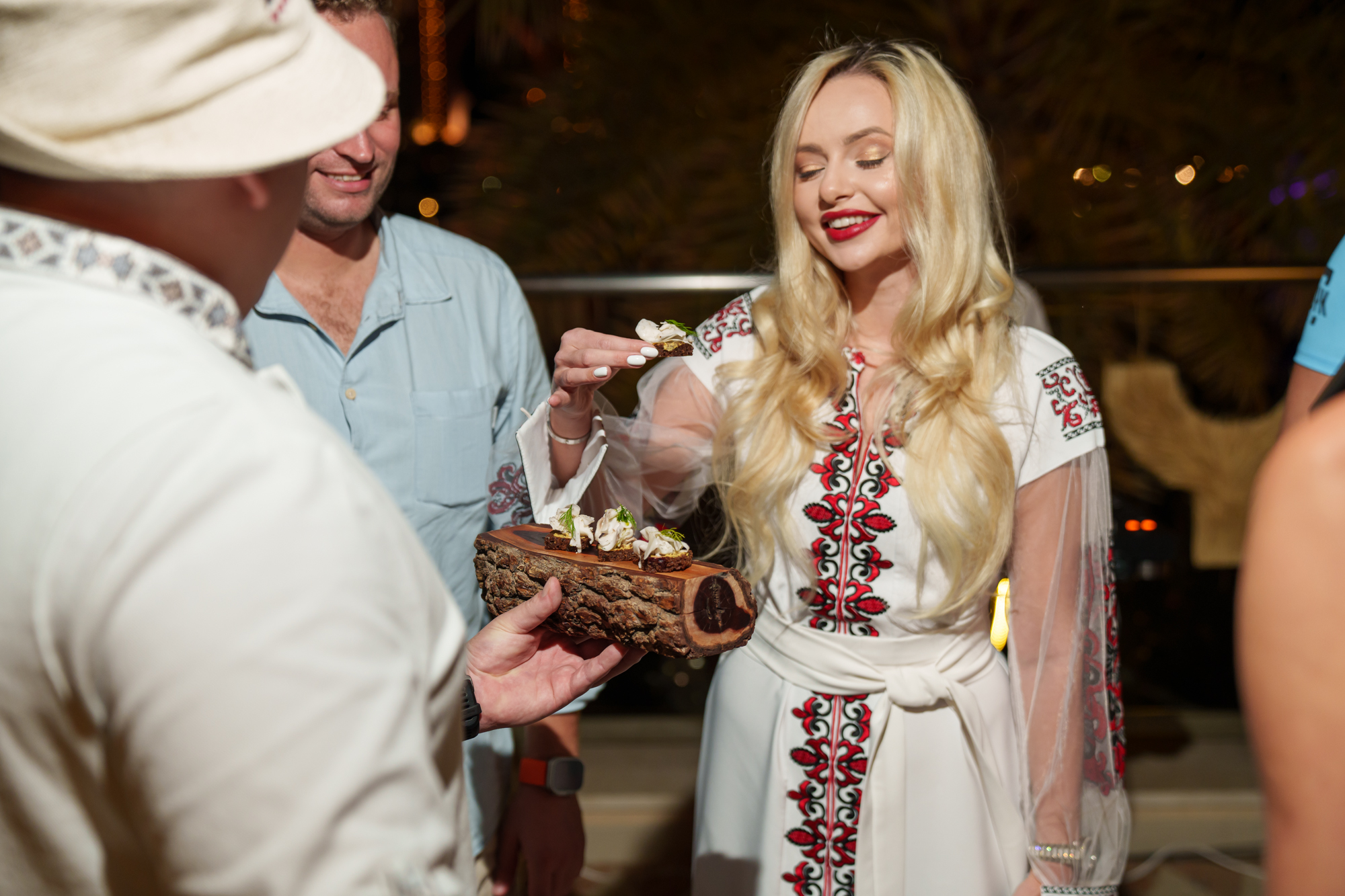 Йой, що буде! Відкриття першого в Дубаї ресторану української кухні YOY