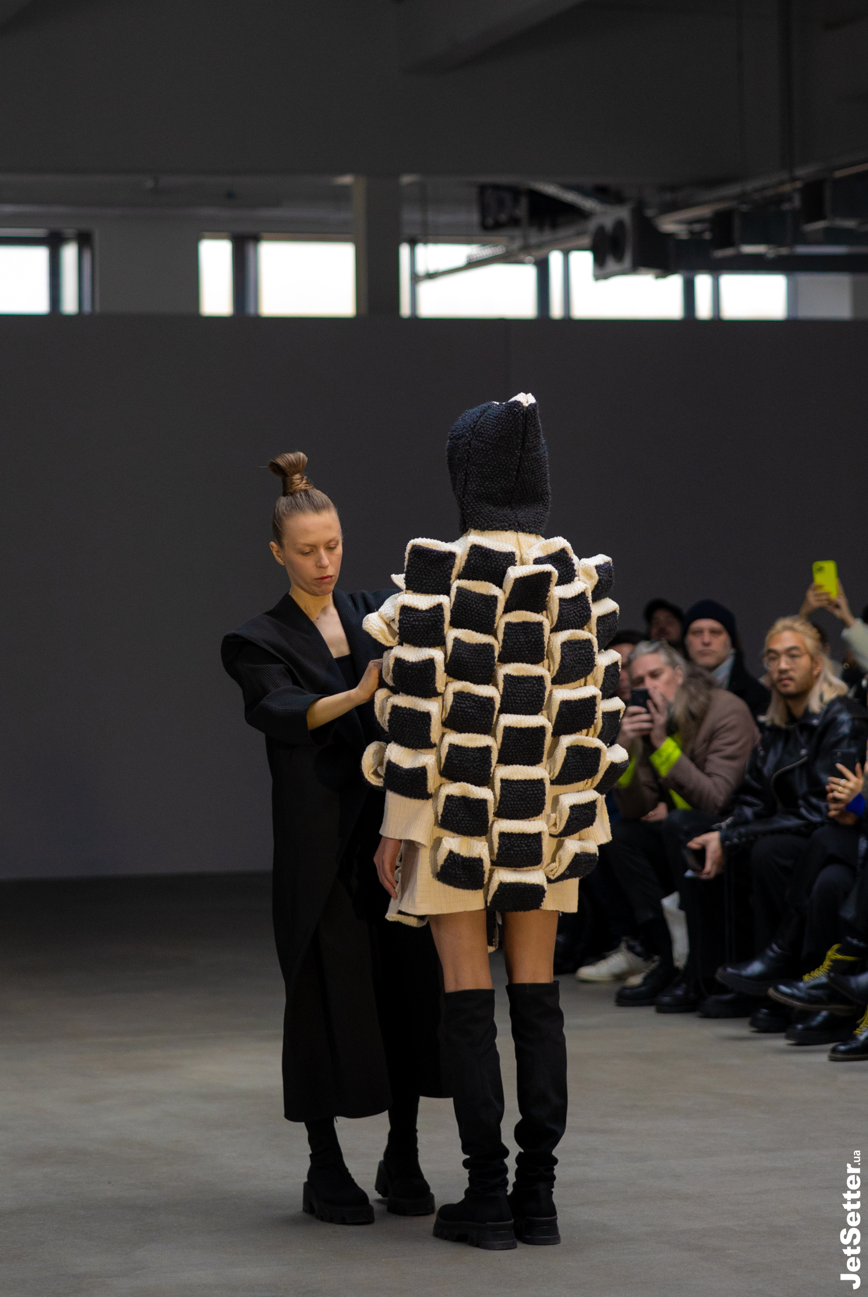 10 інноваційних речей на показі бренду DZHUS під час Тижня моди в Берліні