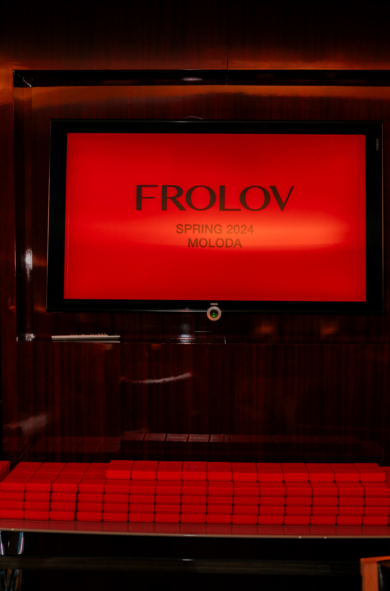 Ексклюзив: розкішний бекстейдж показу FROLOV у Лондоні в деталях