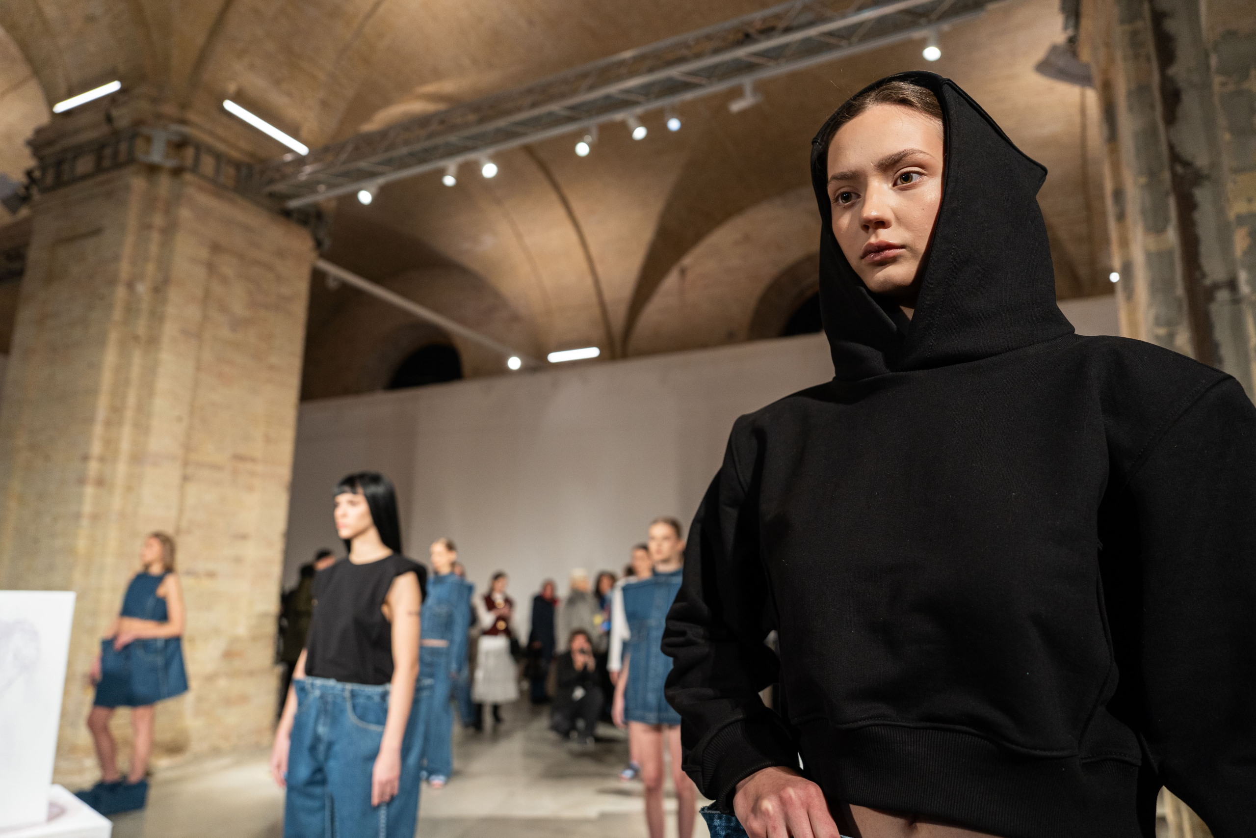 Think inside the box: презентація KSENIASCHNAIDER FW25 під час UFW