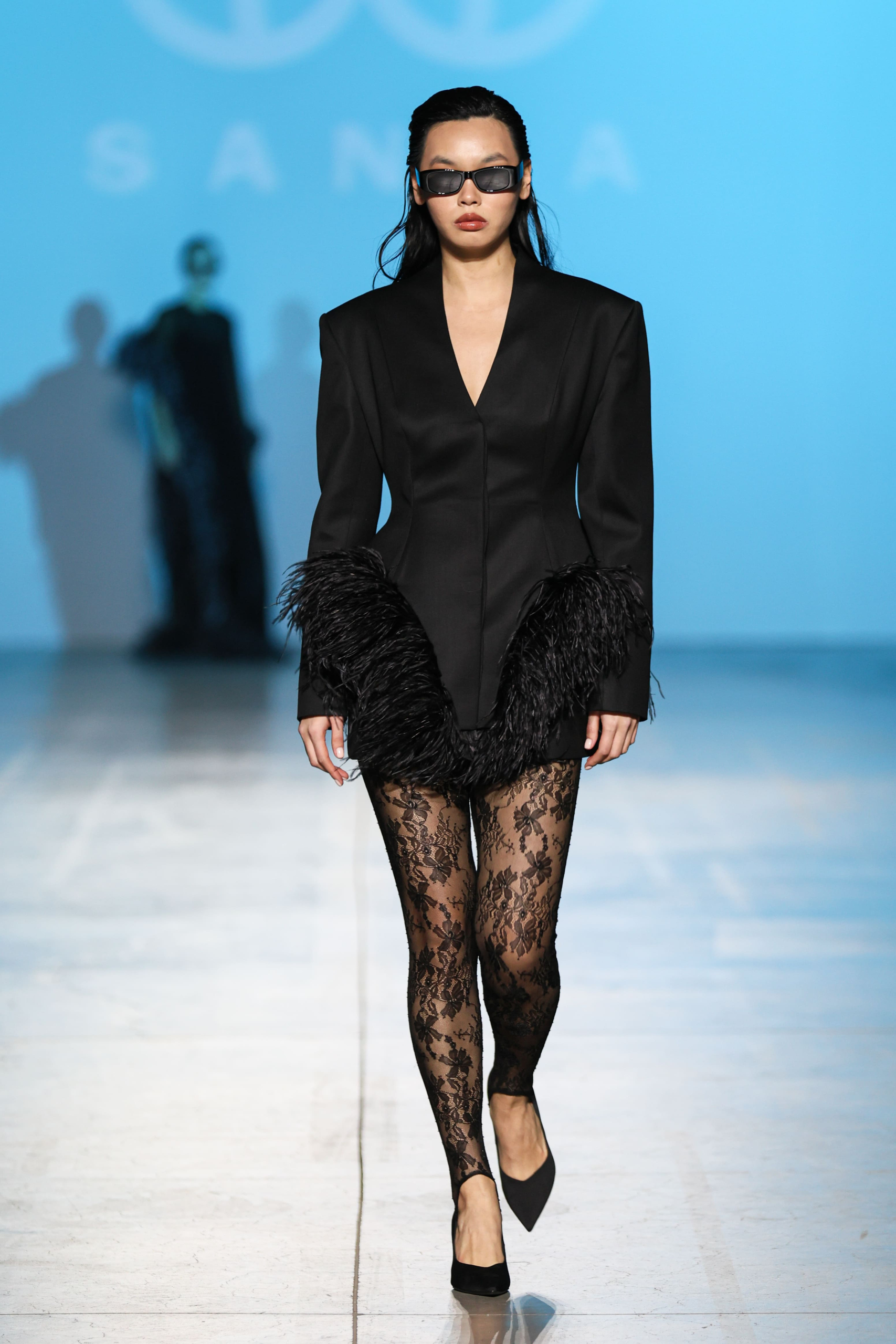 Ukrainian Fashion Week: спокуса та елегантність на показі SANTA FW25/26