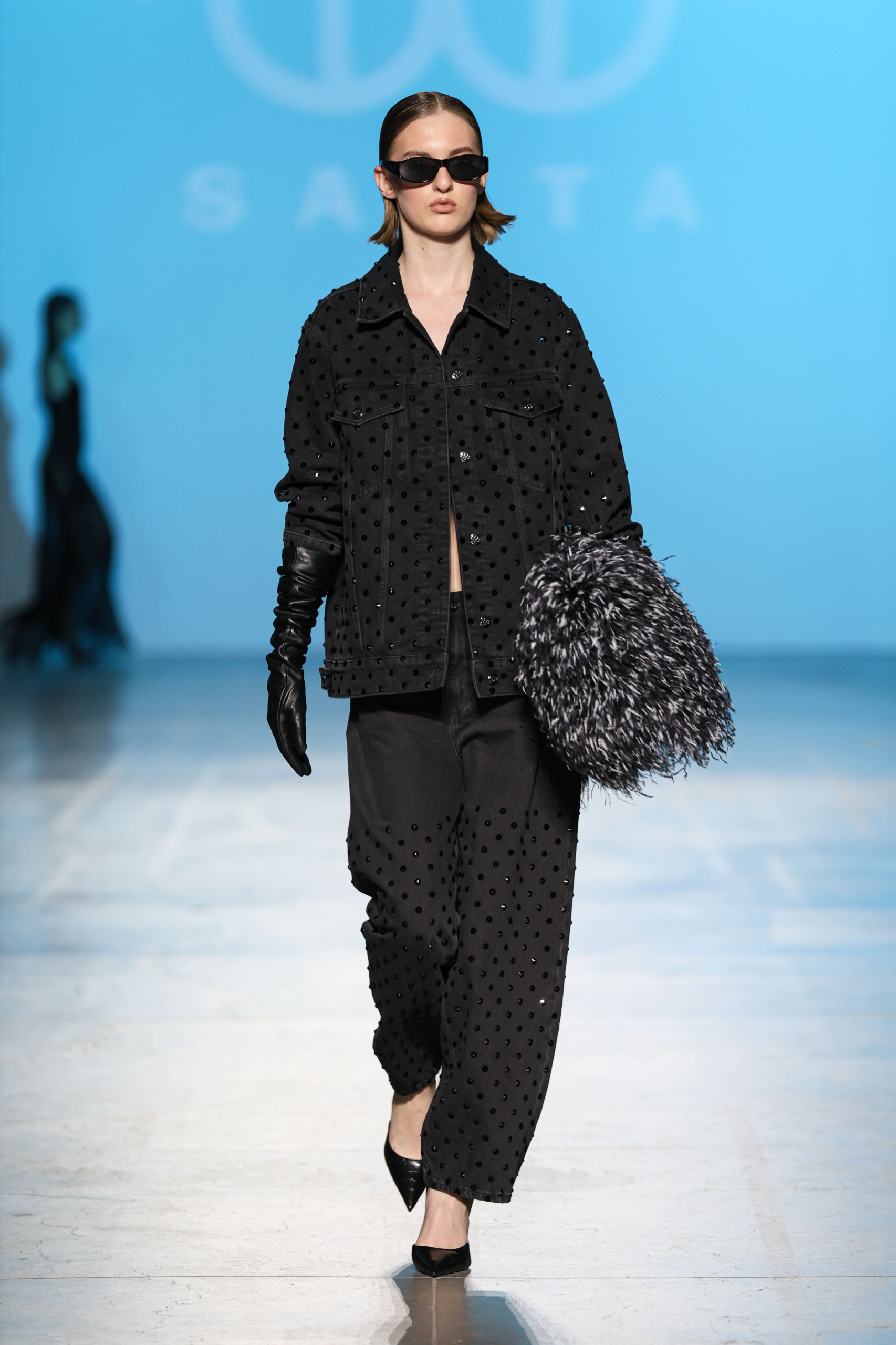 Ukrainian Fashion Week: спокуса та елегантність на показі SANTA FW25/26