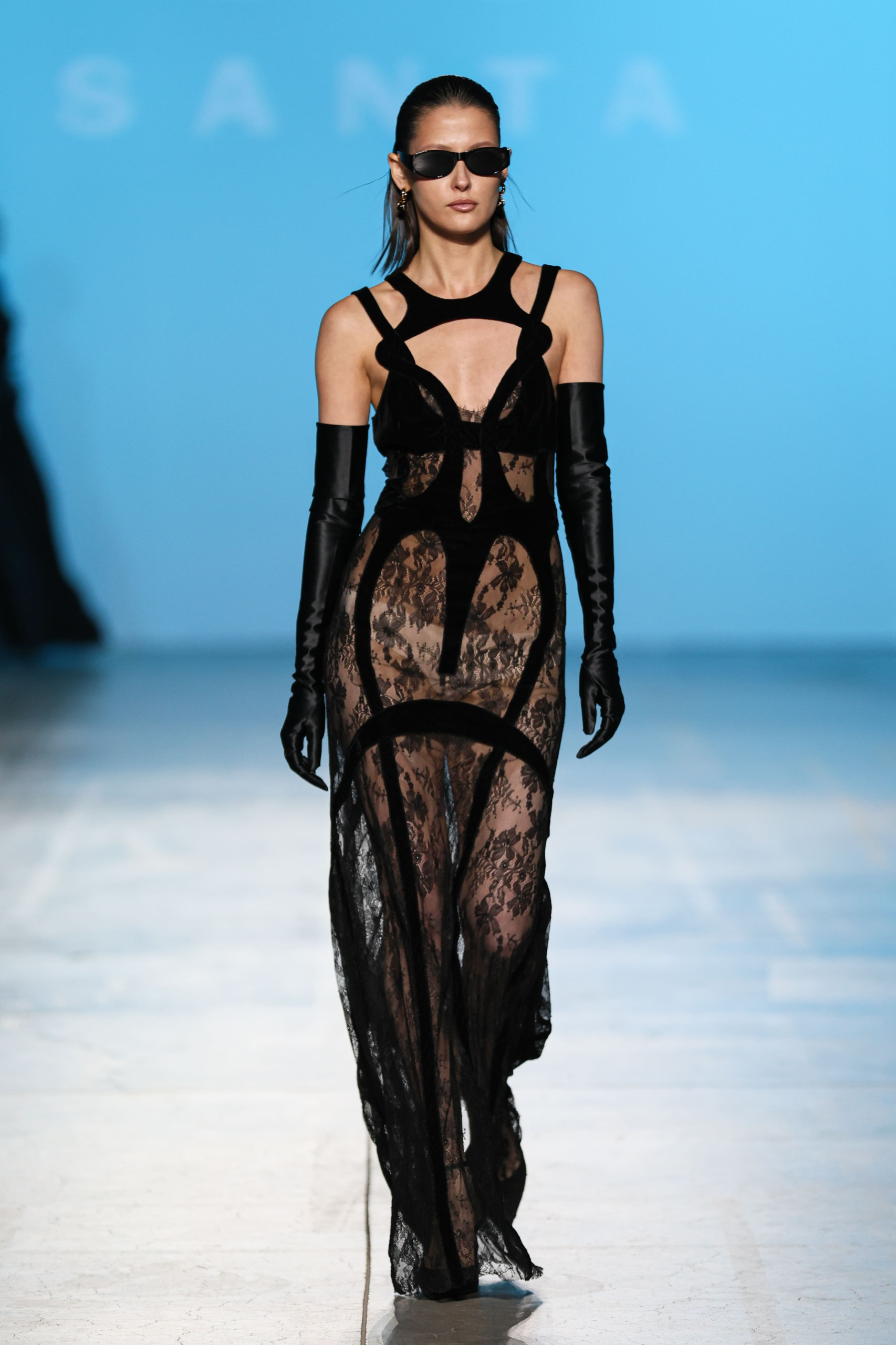Ukrainian Fashion Week: спокуса та елегантність на показі SANTA FW25/26