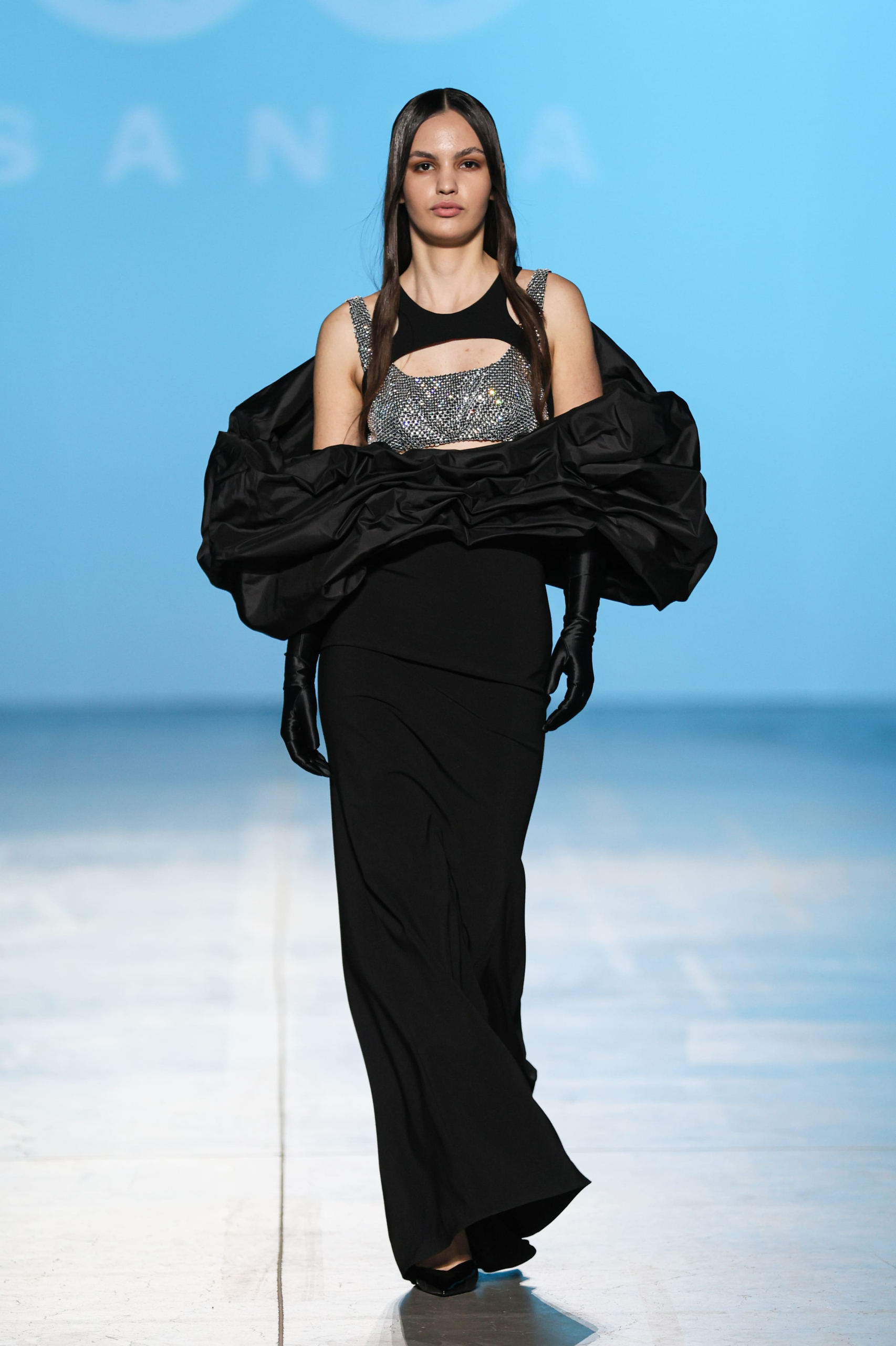 Ukrainian Fashion Week: спокуса та елегантність на показі SANTA FW25/26