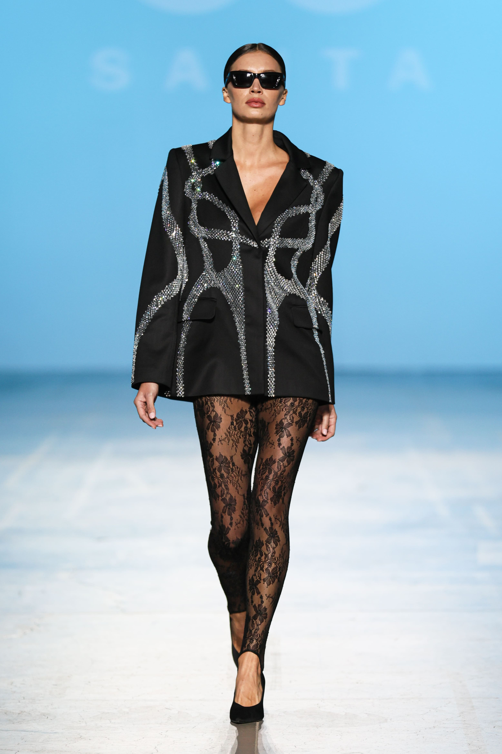 Ukrainian Fashion Week: спокуса та елегантність на показі SANTA FW25/26