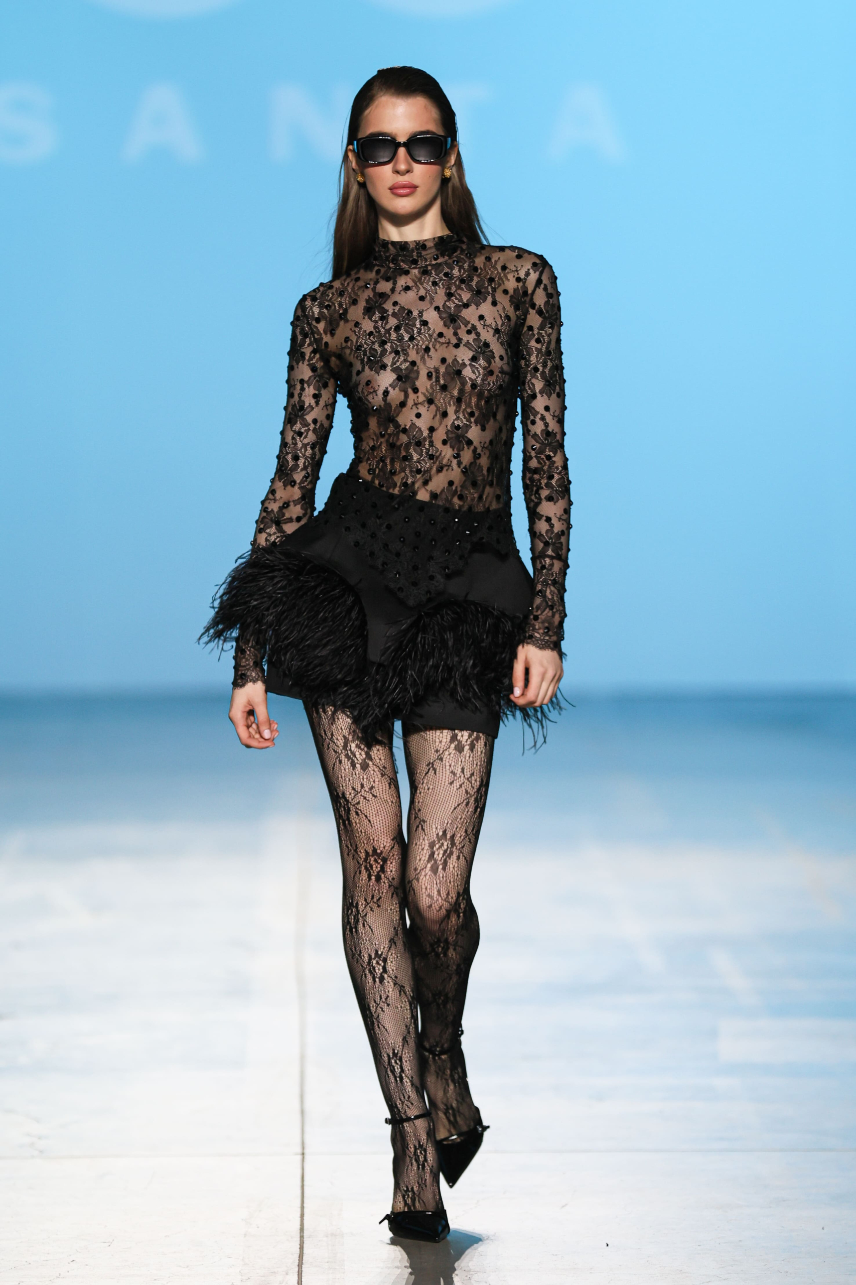 Ukrainian Fashion Week: спокуса та елегантність на показі SANTA FW25/26