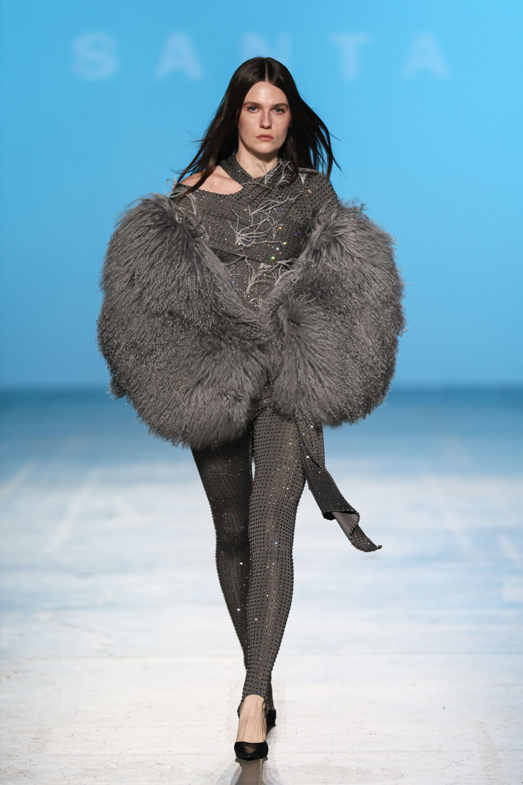 Ukrainian Fashion Week: спокуса та елегантність на показі SANTA FW25/26