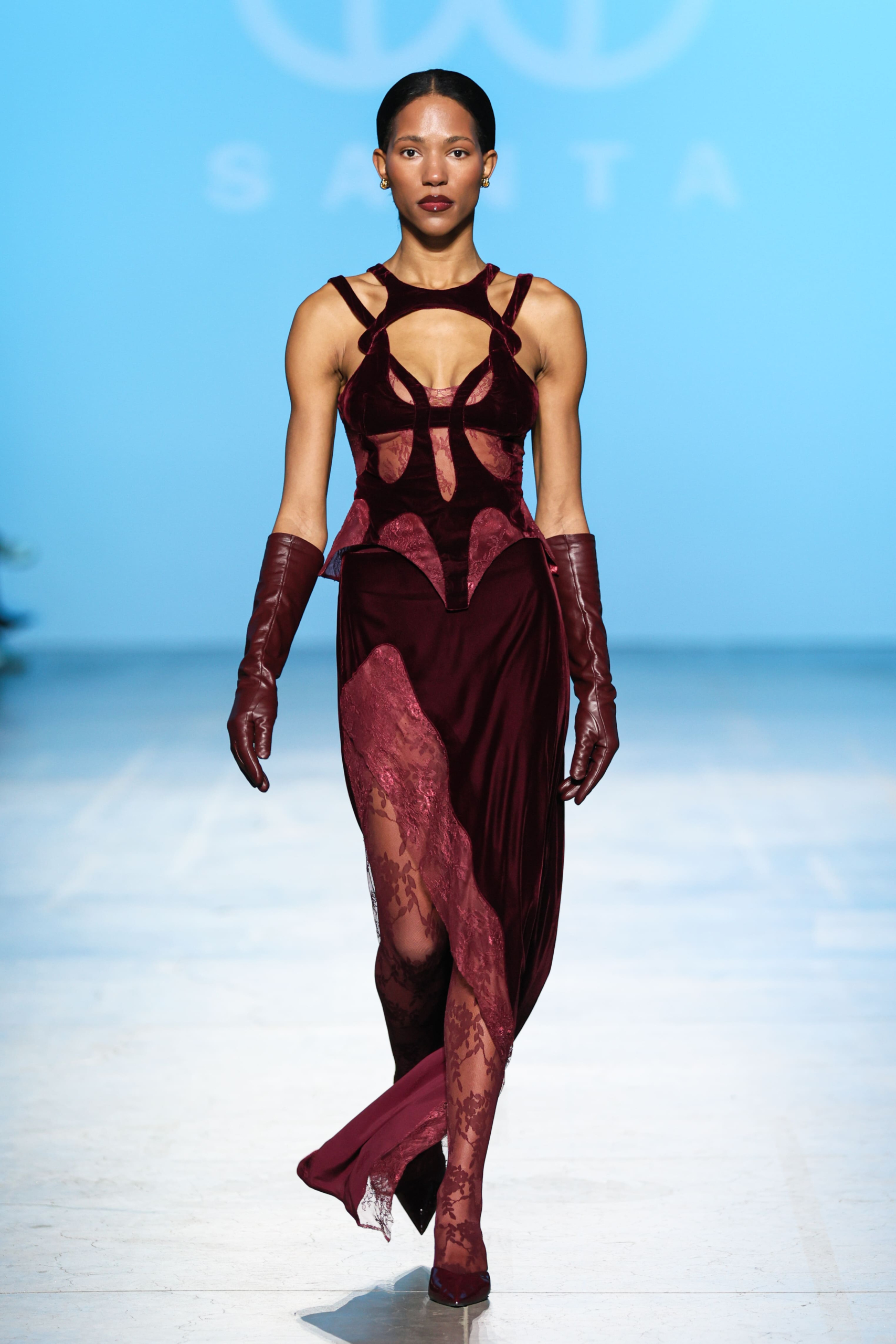 Ukrainian Fashion Week: спокуса та елегантність на показі SANTA FW25/26