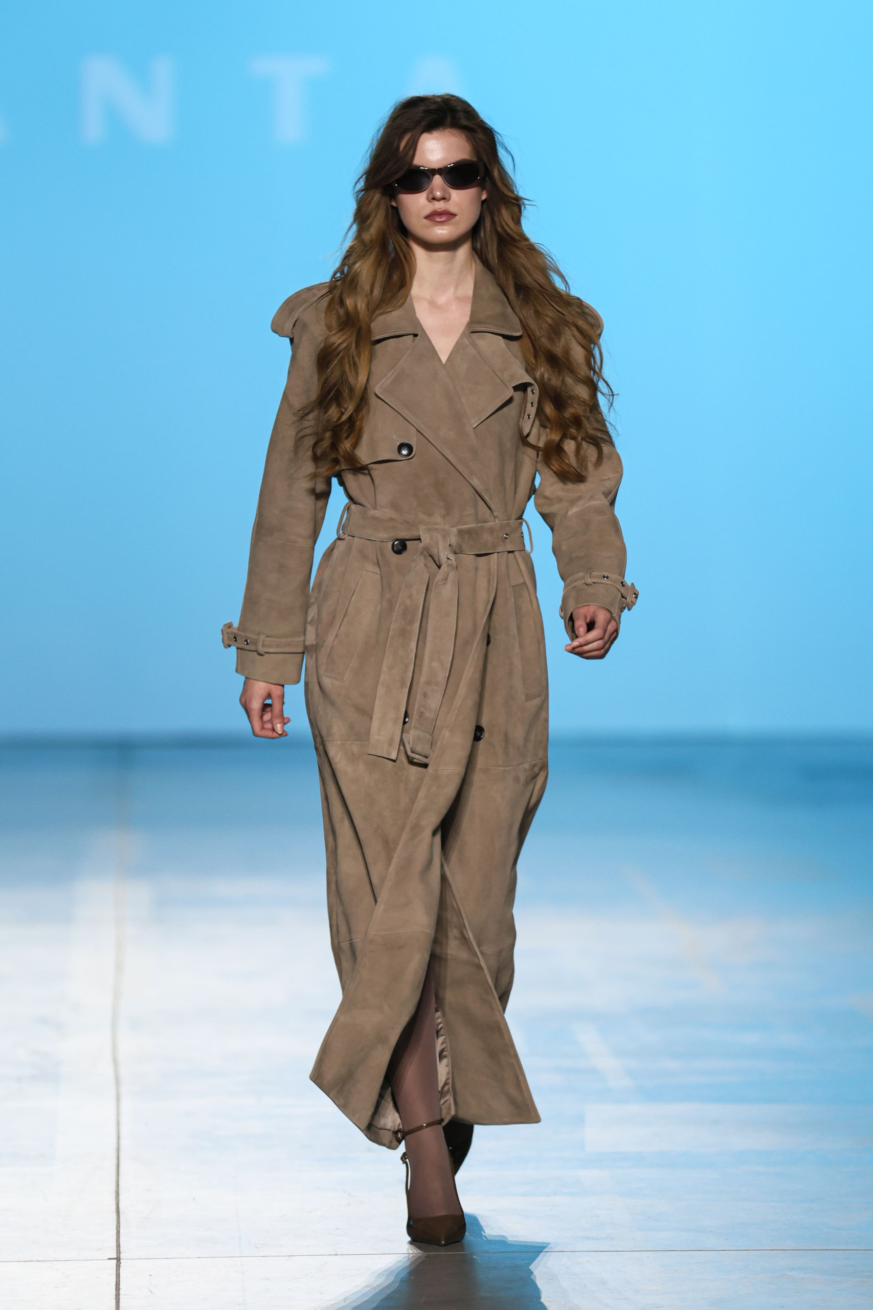 Ukrainian Fashion Week: спокуса та елегантність на показі SANTA FW25/26