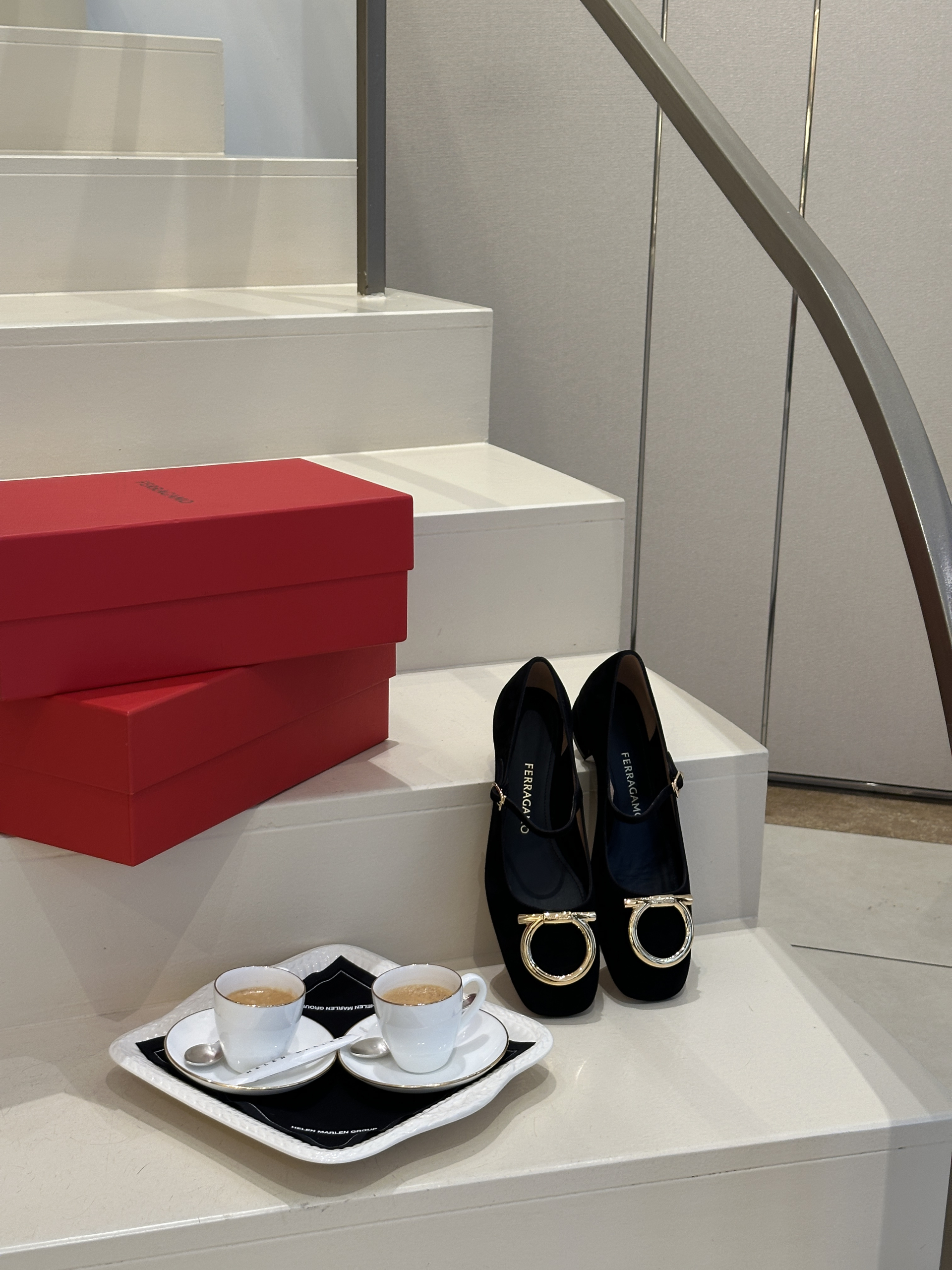 Мистецька лекція у столичному бутику Ferragamo