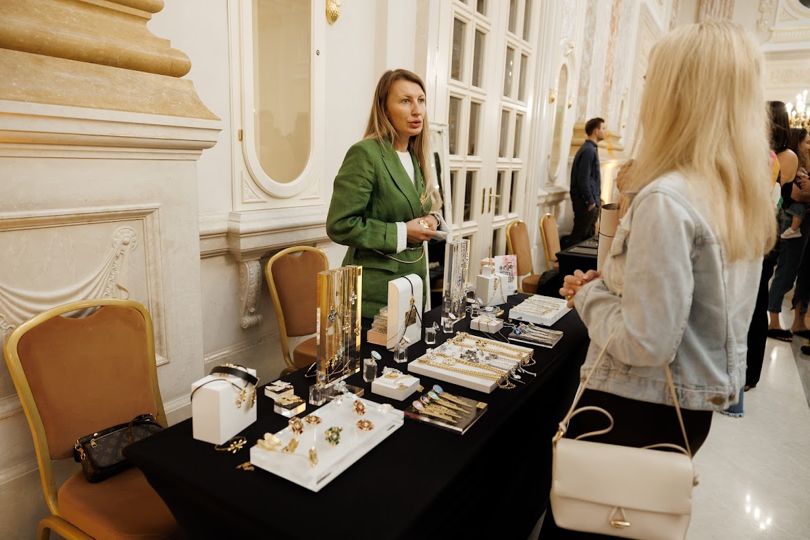 Fairmont Charity Market у Fairmont Grand Hotel Kyiv