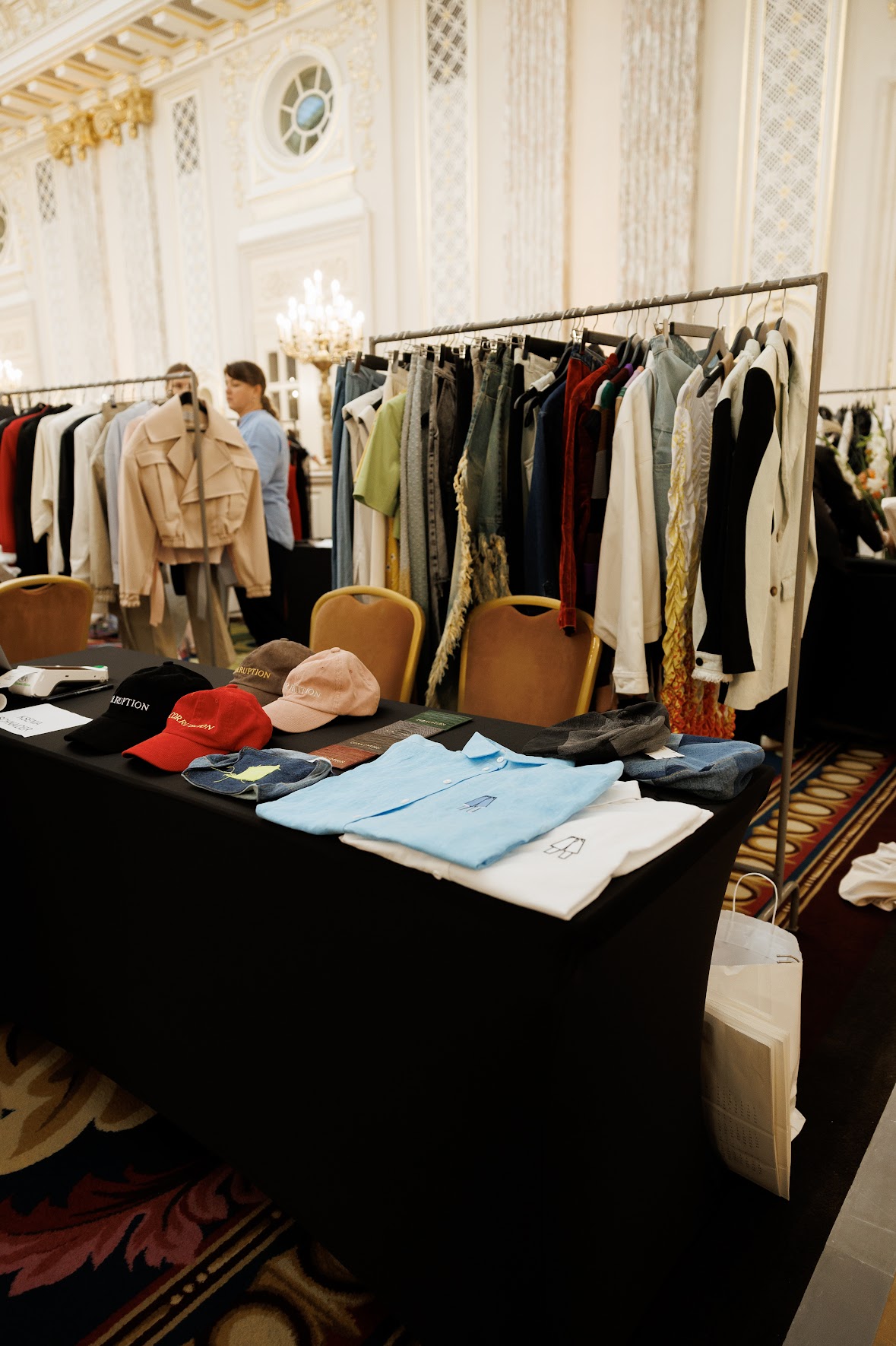 Fairmont Charity Market у Fairmont Grand Hotel Kyiv