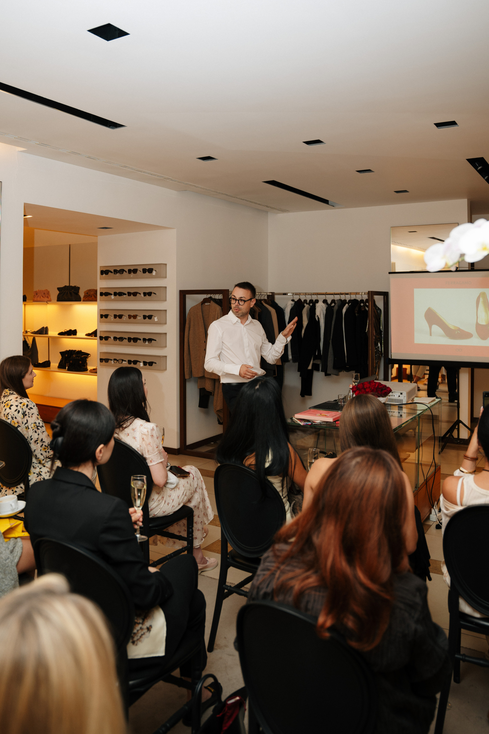 Мистецька лекція у столичному бутику Ferragamo